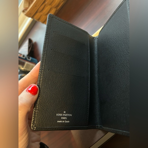FULL INCLUSION - Authentic Louis Vuitton Black Epi Leather Pocket Agenda Cover - Picture 8 of 14